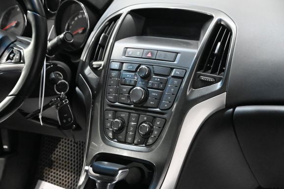 Opel Astra, 1.4 л, АТ, 2013 фото 11