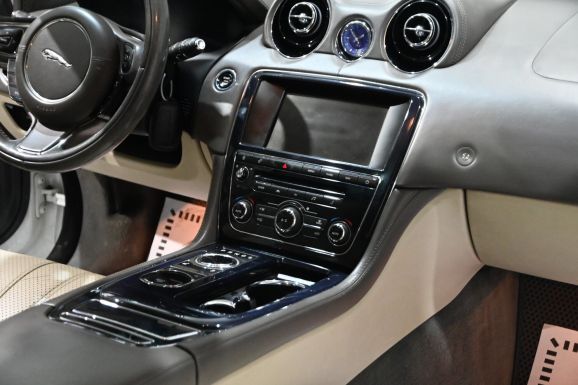 Jaguar XJ, 3.0 л, АТ, 2012 фото 10