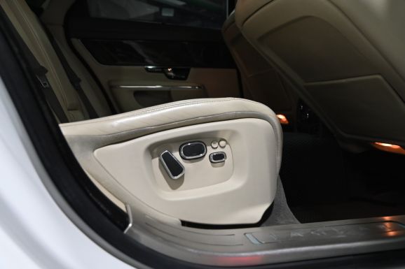 Jaguar XJ, 3.0 л, АТ, 2012 фото 1