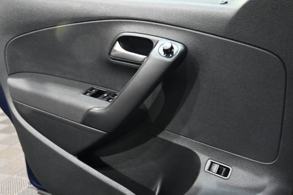 Volkswagen Polo, 1.6 л, АТ, 2016 фото 2