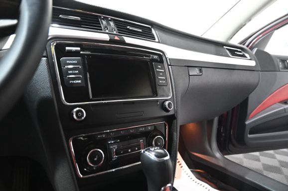 Skoda Superb, 1.8 л, Робот, 2014 фото 11