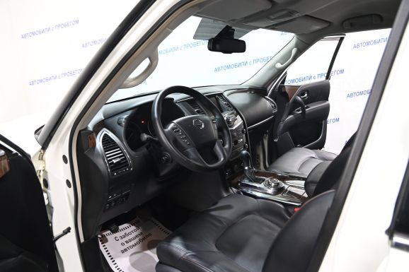 Nissan Patrol, 5.6 л, АТ, 2011 фото 11