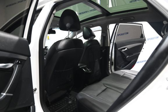 Hyundai i40, 2.0 л, АТ, 2014 фото 8