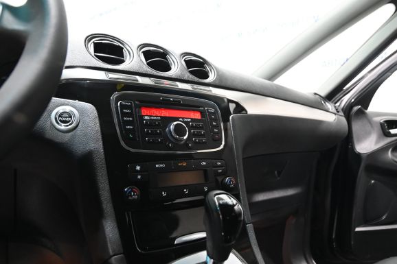 Ford S-MAX, 2.0 л, Робот, 2013 фото 11