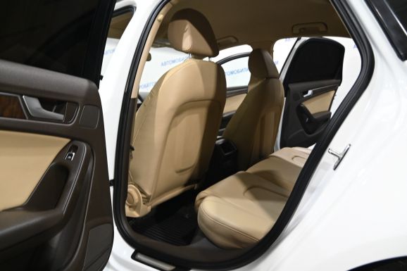 Audi A4, 1.8 л, Вариатор, 2012 фото 8