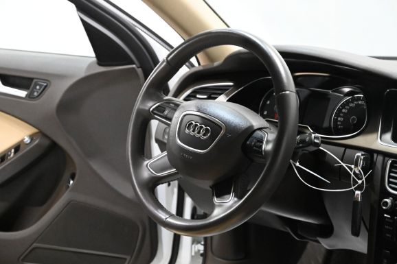 Audi A4, 1.8 л, Вариатор, 2012 фото 12