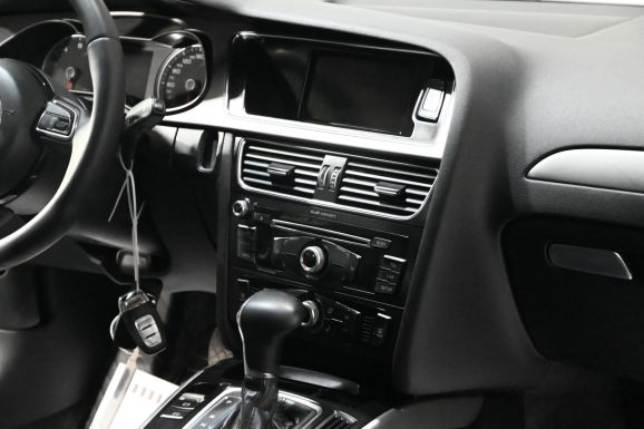 Audi A4, 1.8 л, Вариатор, 2012 фото 10