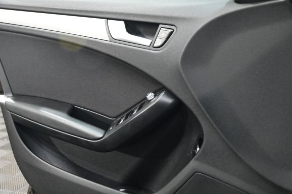 Audi A4, 1.8 л, Вариатор, 2012 фото 2