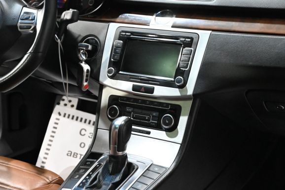 Volkswagen Passat CC, 1.8 л, Робот, 2011 фото 9