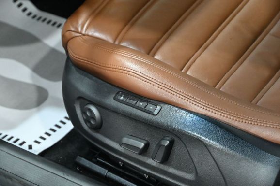 Volkswagen Passat CC, 1.8 л, Робот, 2011 фото 2