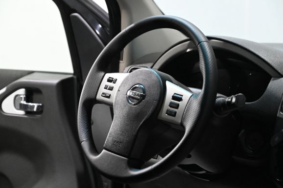 Nissan Pathfinder, 2.5 л, АТ, 2013 фото 12