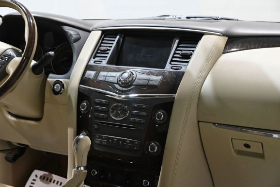 Infiniti QX56, 5.6 л, АТ, 2011 фото 13