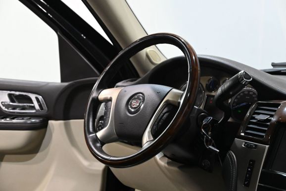 Cadillac Escalade, 6.2 л, АТ, 2011 фото 2