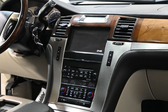 Cadillac Escalade, 6.2 л, АТ, 2011 фото 1