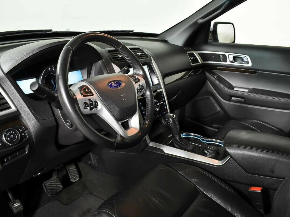 Ford Explorer, 3.5 л, АТ, 2015 фото 11