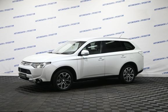 Mitsubishi Outlander, 2.4 л, Вариатор, 2014 фото 3