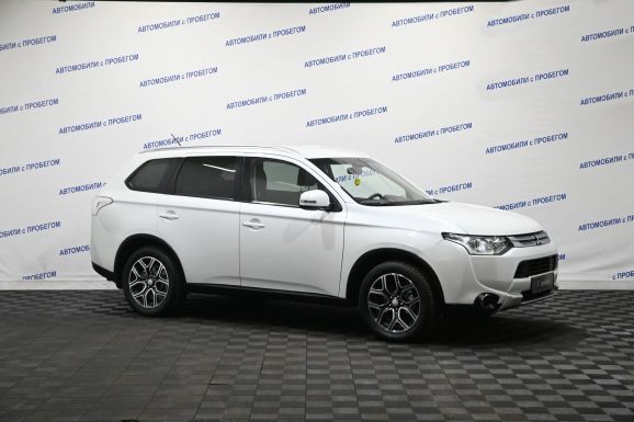 Mitsubishi Outlander, 2.4 л, Вариатор, 2014 фото 5