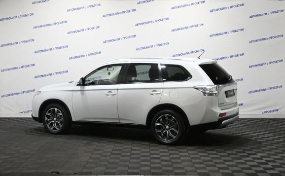 Mitsubishi Outlander, 2.4 л, Вариатор, 2014 фото 6