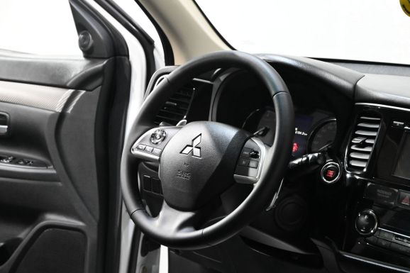 Mitsubishi Outlander, 2.4 л, Вариатор, 2014 фото 9