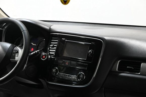 Mitsubishi Outlander, 2.4 л, Вариатор, 2014 фото 10