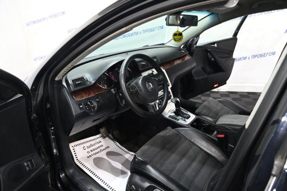 Volkswagen Passat, 1.8 л, Робот, 2010 фото 7
