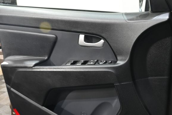 Kia Sportage, 2.0 л, АТ, 2012 фото 2