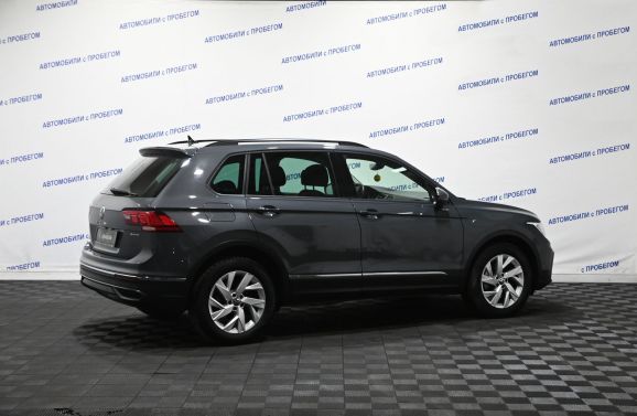 Volkswagen Tiguan, 2.0 л, Робот, 2020 фото 4