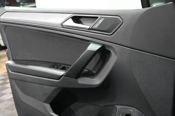 Volkswagen Tiguan, 2.0 л, Робот, 2020 фото 2