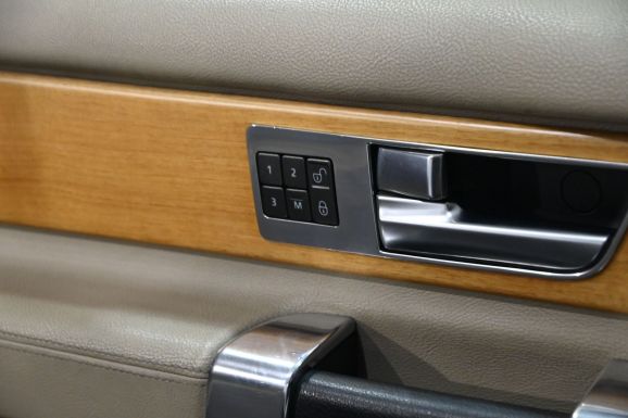 Land Rover Discovery, 2.7 л, АТ, 2011 фото 2