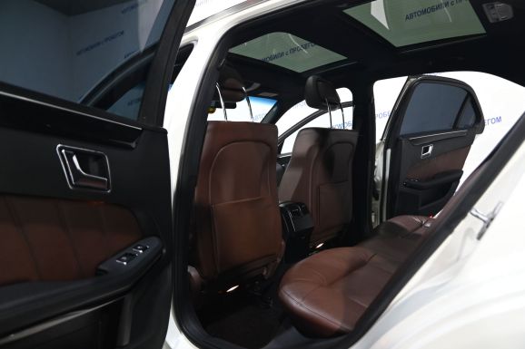 Mercedes-Benz E-Класс, 3.5 л, АТ, 2011 фото 8