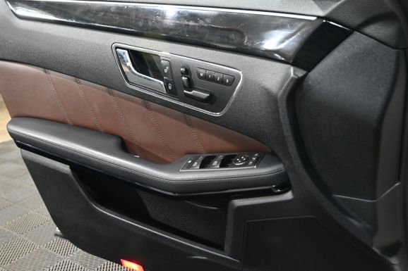 Mercedes-Benz E-Класс, 3.5 л, АТ, 2011 фото 2