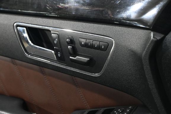 Mercedes-Benz E-Класс, 3.5 л, АТ, 2011 фото 1