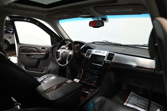 Cadillac Escalade, 6.2 л, АТ, 2010 фото 8