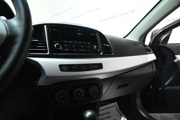 Mitsubishi Lancer, 1.8 л, Вариатор, 2014 фото 10