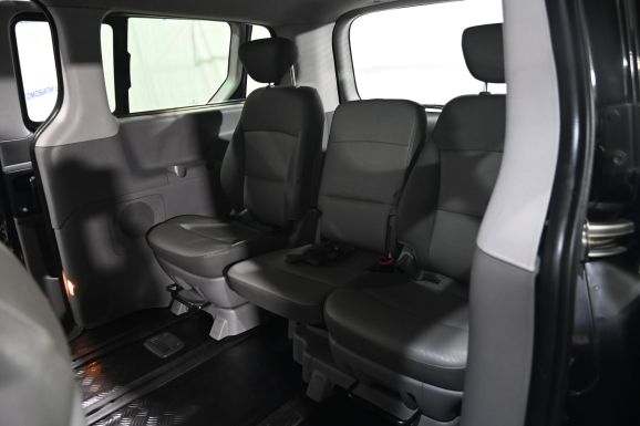 Hyundai Grand Starex, 2.5 л, АТ, 2009 фото 1