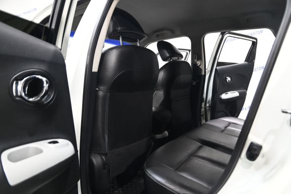 Nissan Juke, 1.6 л, Вариатор, 2012 фото 8