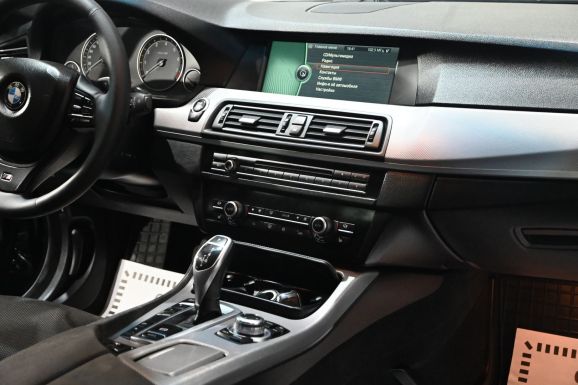 BMW 5 серии, 3.0 л, АТ, 2011 фото 8