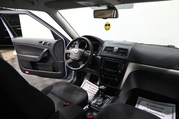 Skoda Yeti, 1.8 л, Робот, 2012 фото 9