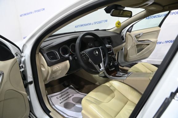 Volvo S60, 1.6 л, Робот, 2011 фото 8