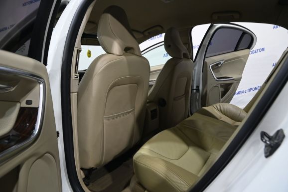 Volvo S60, 1.6 л, Робот, 2011 фото 1