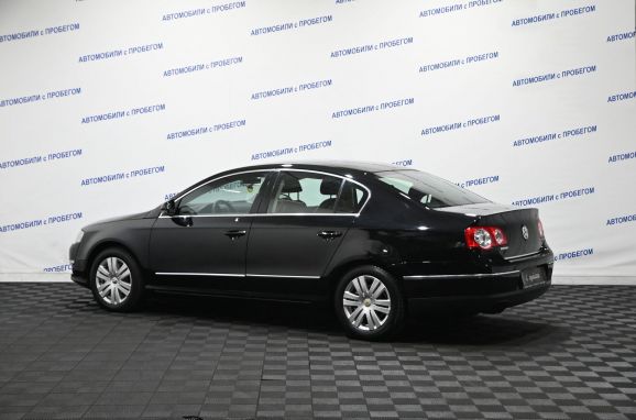 Volkswagen Passat, 1.8 л, Робот, 2010 фото 6