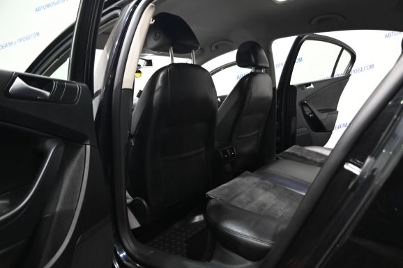 Volkswagen Passat, 1.8 л, Робот, 2010 фото 8