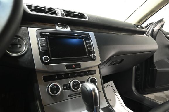 Volkswagen Passat CC, 1.8 л, Робот, 2012 фото 2