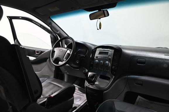 Hyundai H-1, 2.5 л, МТ, 2011 фото 7