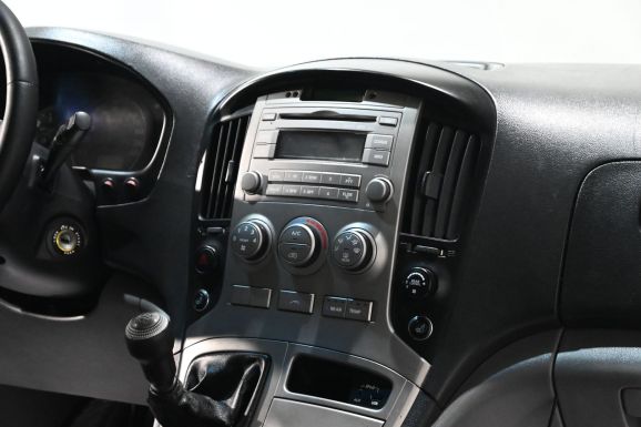 Hyundai H-1, 2.5 л, МТ, 2011 фото 2