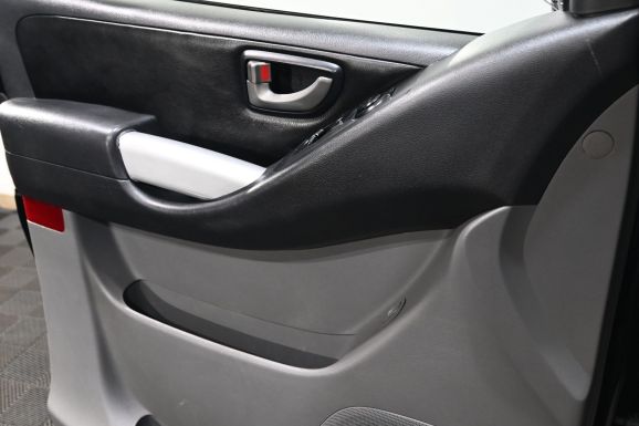 Hyundai H-1, 2.5 л, МТ, 2011 фото 1