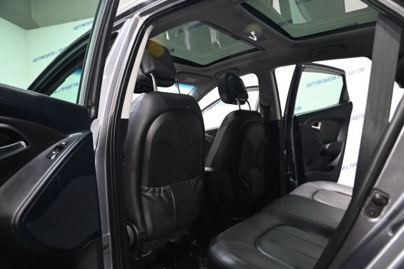 Hyundai ix35, 2.0 л, АТ, 2012 фото 8