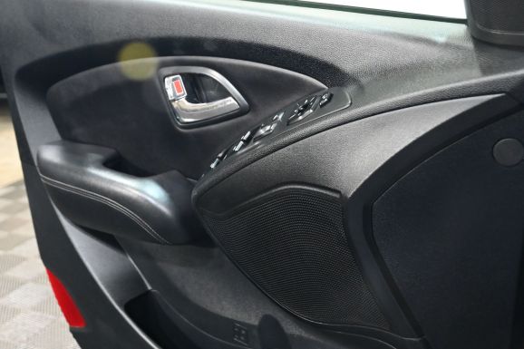 Hyundai ix35, 2.0 л, АТ, 2012 фото 1