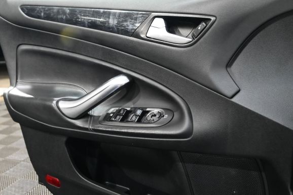 Ford Mondeo, 2.0 л, Робот, 2013 фото 1