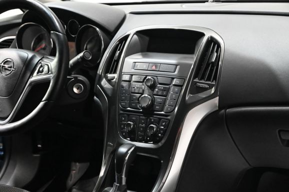 Opel Astra, 1.4 л, АТ, 2013 фото 2